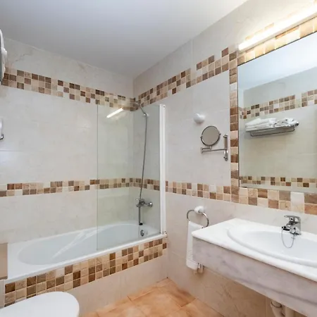 波南特阳光公寓酒店 *