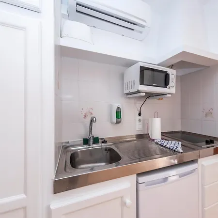 波南特阳光公寓酒店 *