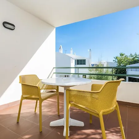 波南特阳光公寓酒店